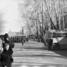 Первомайский парад в Томске. Автобусы на проспекте Ленина. 1957 г.