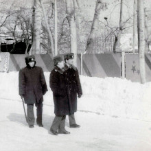 Милиционеры в Городском саду во время митинга в поддержку Ельцина. Томск, 1991 год