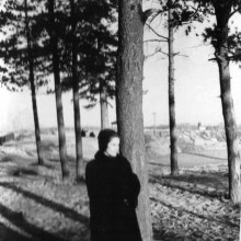Моя мама. Немного до меня. Девушка в Лагерном саду, г. Томск, 1960-е годы