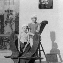 Дети у Управления речного порта, г. Томск, 1987 год