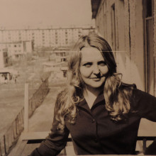 Девушка на балконе, г. Северск (Томск-7), 1970-е годы