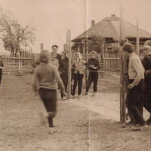На физкультуре, село Зырянское Томской области, 1960-е годы