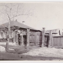 Деревянные ворота у дома по ул.Водяная, 13. г.Томск. 1980-е