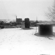 Памятный камень, установленный в честь основания г.Томска. Воскресенская гора. Зима 1986 года.